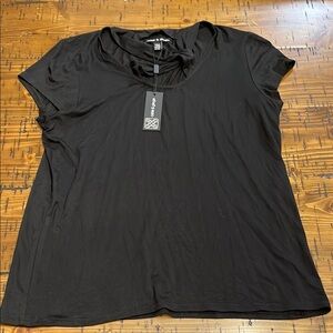 Cable & Gauge Crisscross Front Black Short Sleeve T-Shirt